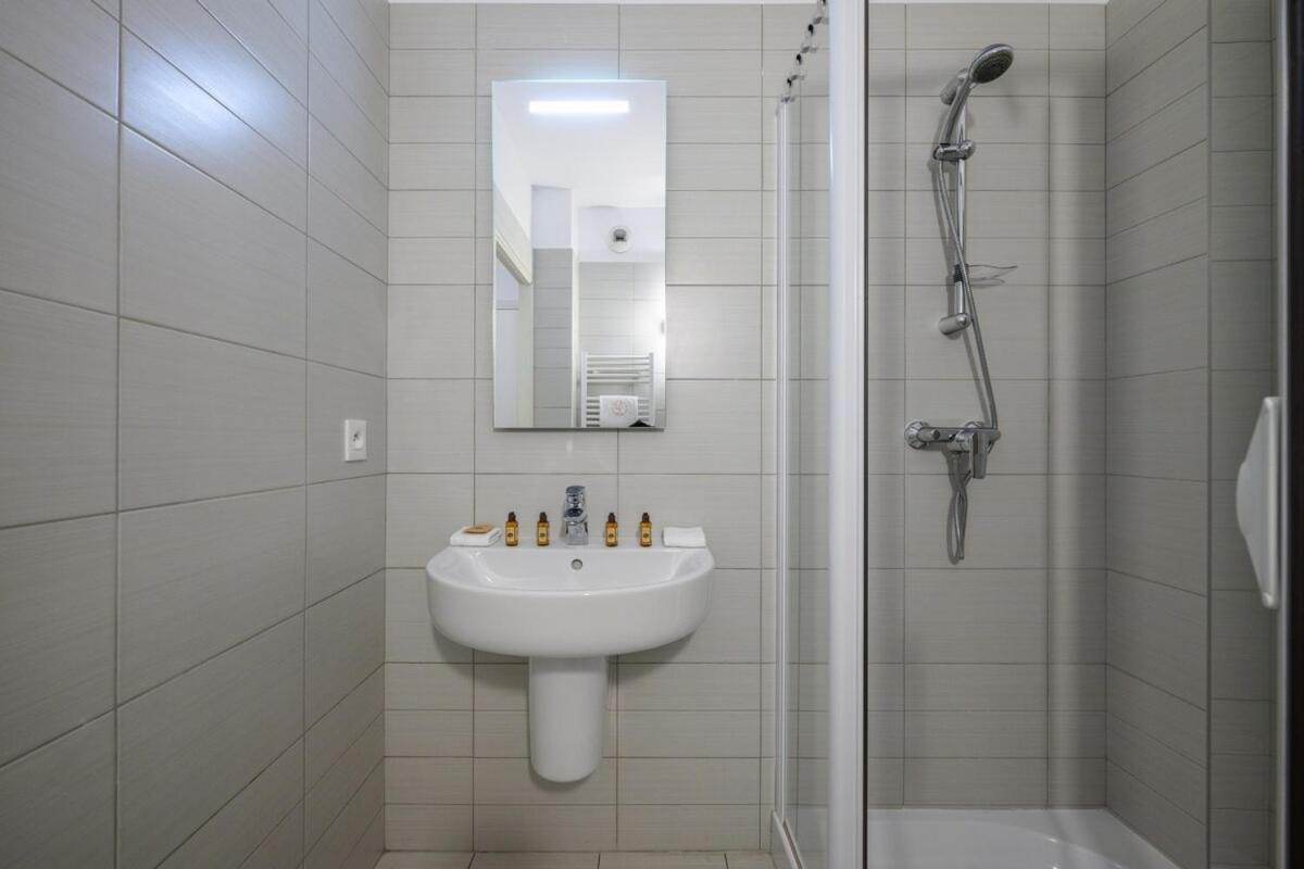 Le Coq Wagner - Garage - Swimming Pool Apartman Menton Kültér fotó
